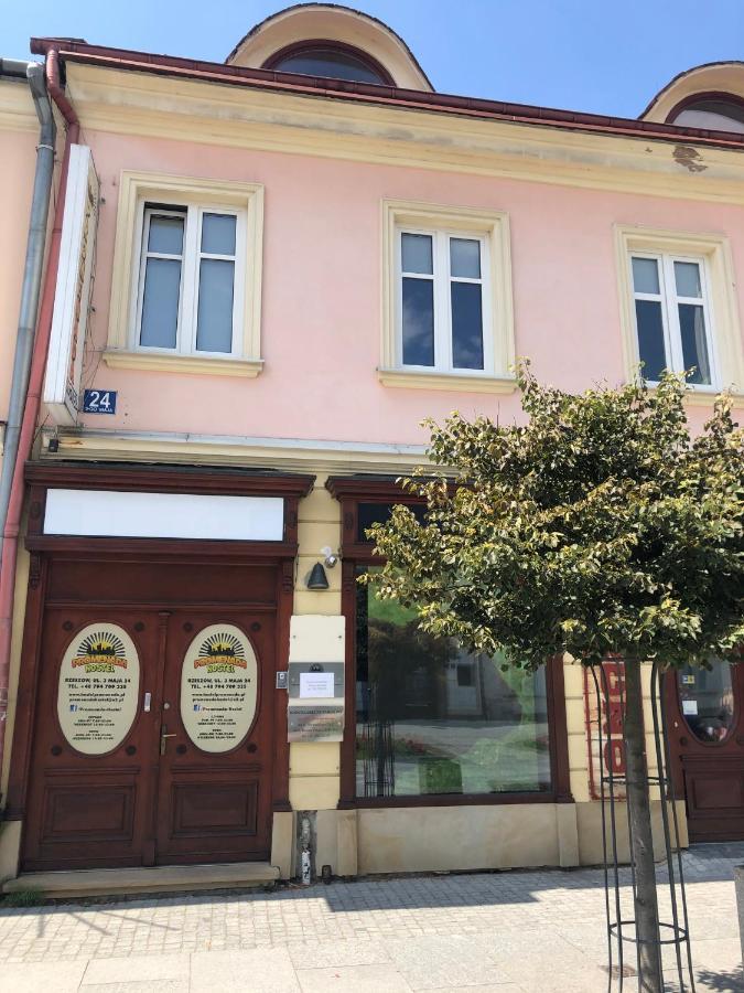 Hostel Promenada Rzeszow Exterior photo